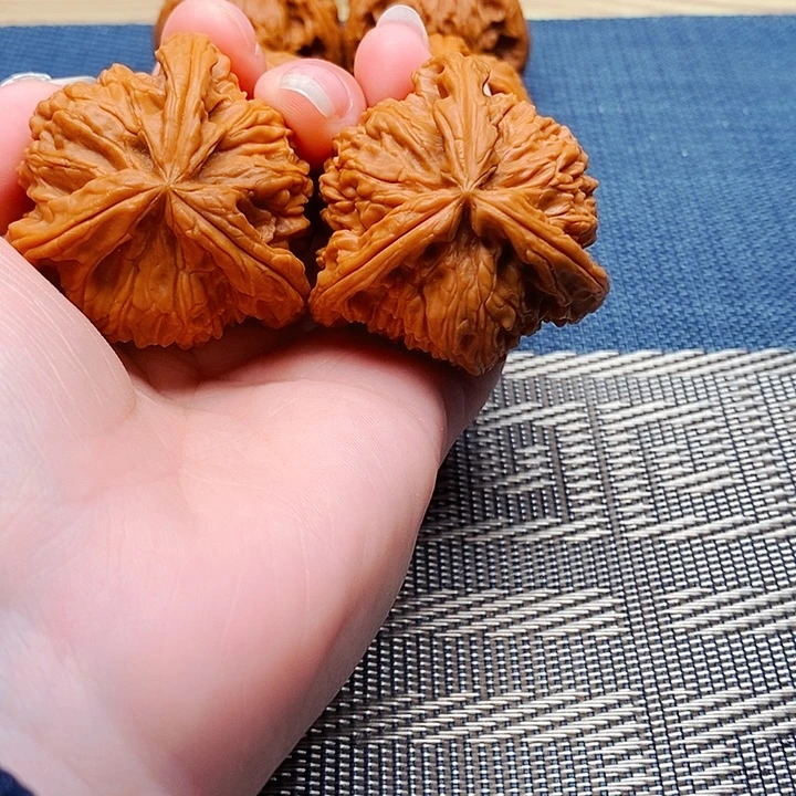 用***5吊坠文玩核桃三棱