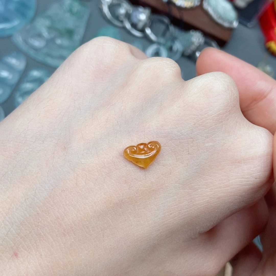 翡翠未镶嵌颈饰d****r翡翠