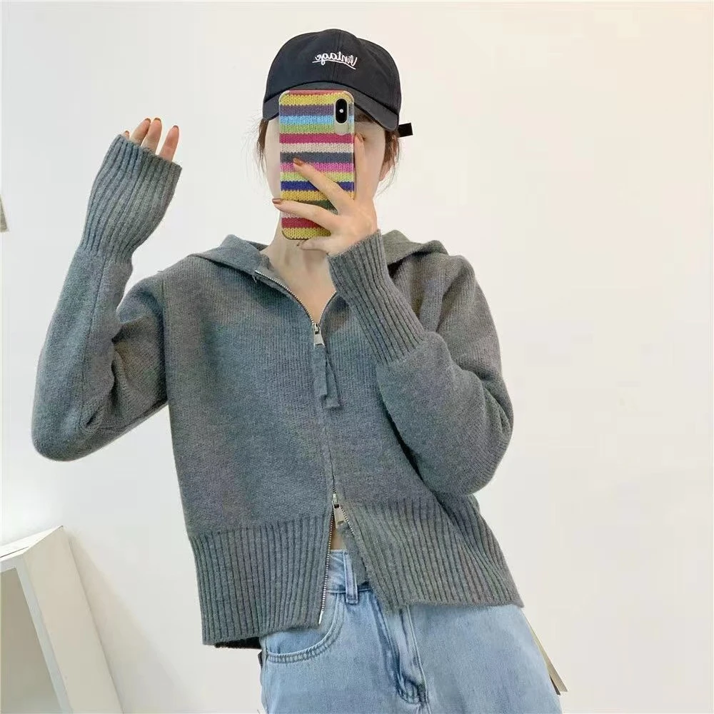 2025年毛衣女减龄设计感双头拉链连帽短款针织开衫时尚网红上衣