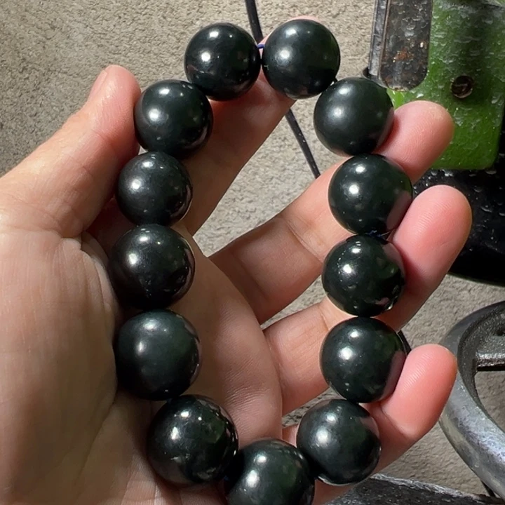 和田玉未镶嵌手串