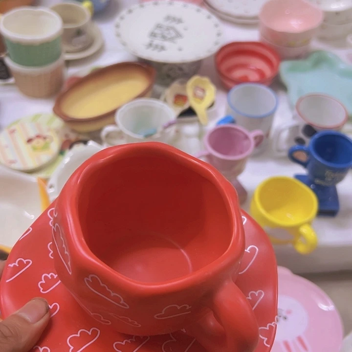 搪瓷微瑕红色杯碟一套