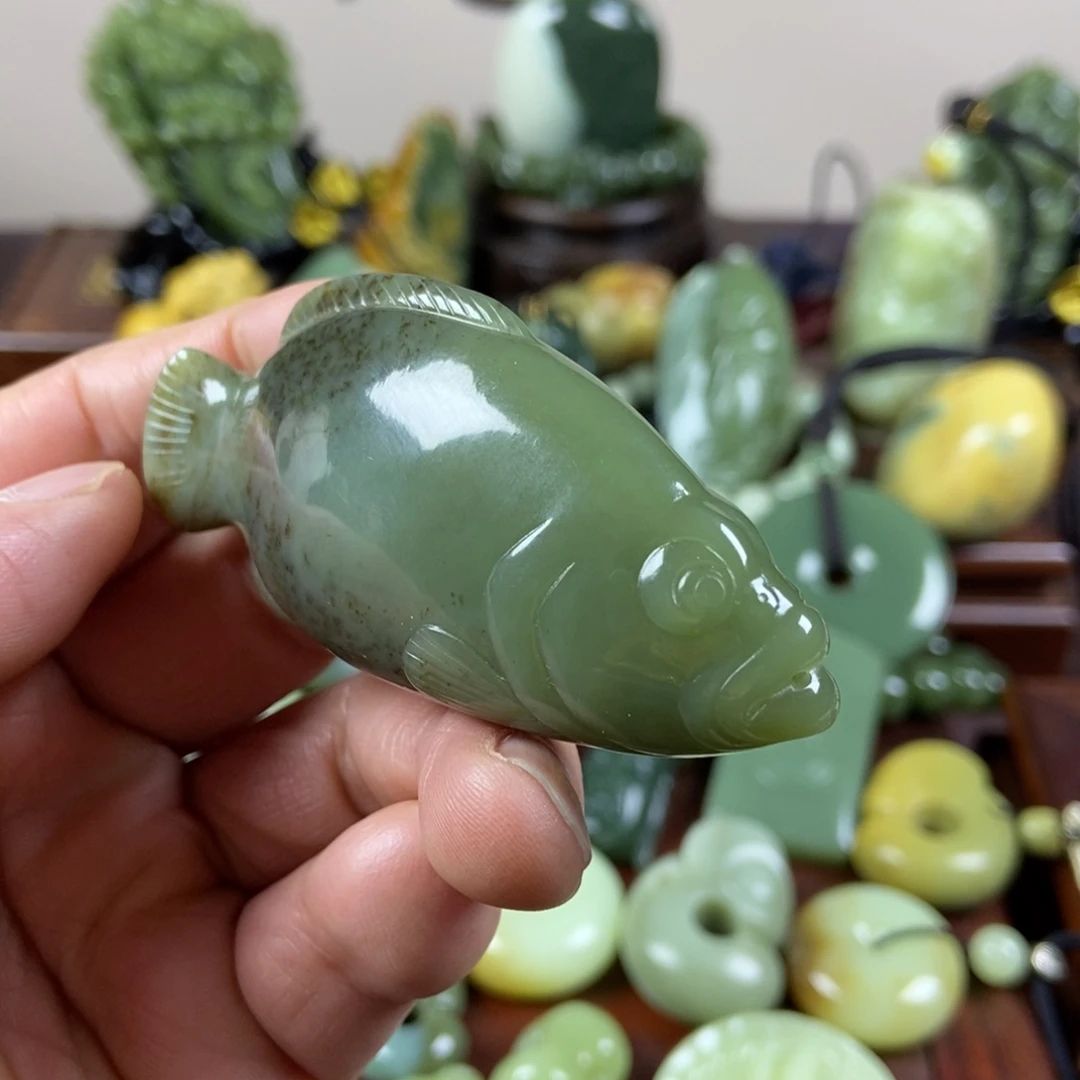 岫岩老玉（透闪石质玉）未镶嵌珠宝奇石