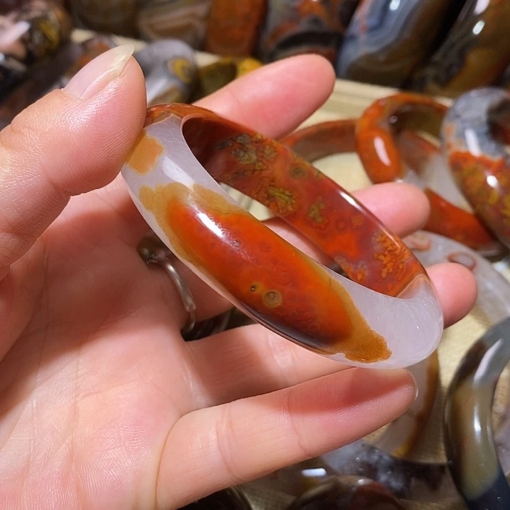 玛瑙/玉髓手镯未镶嵌战国红