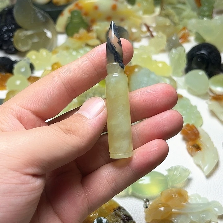 未镶嵌蛇纹石玉颈饰