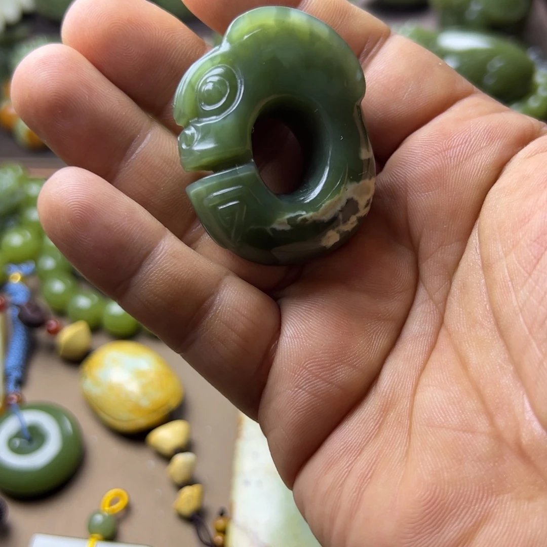 岫岩河磨玉（透闪石质玉）未镶嵌挂件