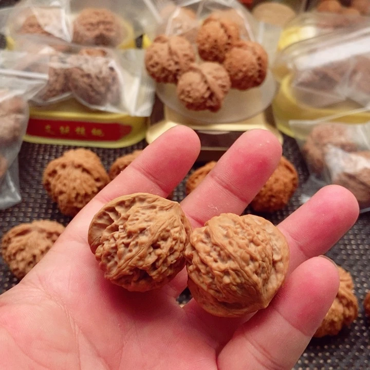 嘟***活吊坠文玩核桃狮子