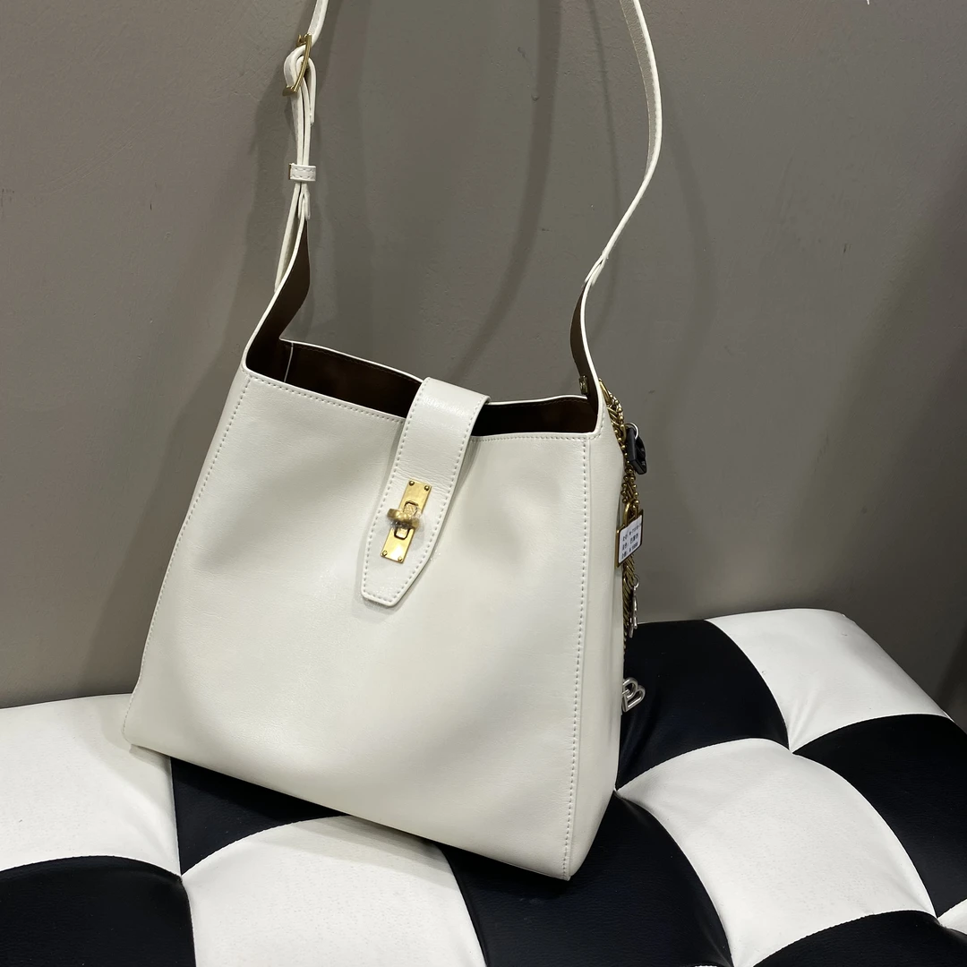 2025春夏新款潮流腋下百搭网红复古单肩斜挎包时尚女包 71518