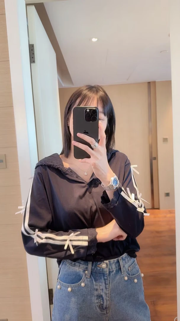 【张静芝】夏季新品~立体蝴蝶结侧织带拼接蕾丝花边连帽长袖T恤