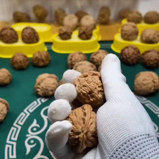 鸿***源文玩核桃吊坠全品无修白狮子