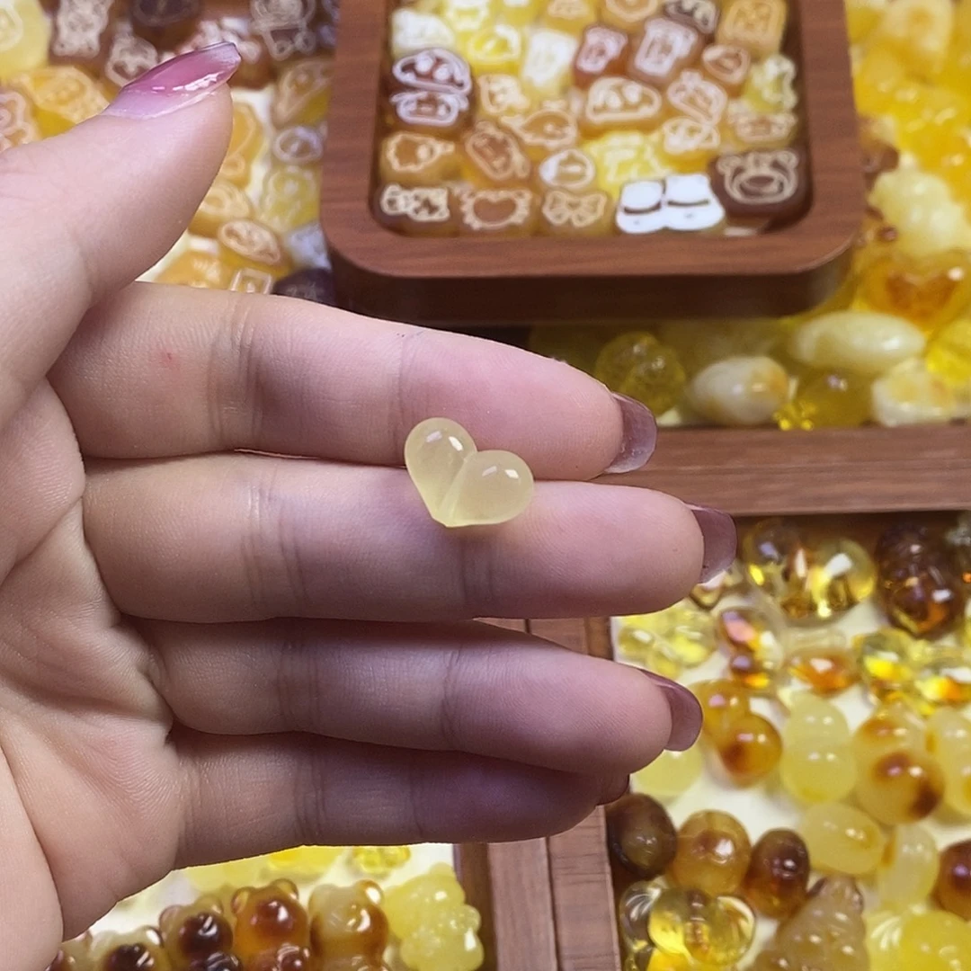 琥珀未镶嵌珠宝奇石小屁桃