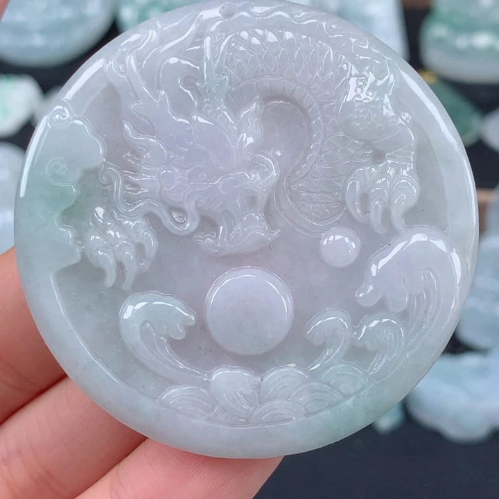 颈饰未镶嵌翡翠龙