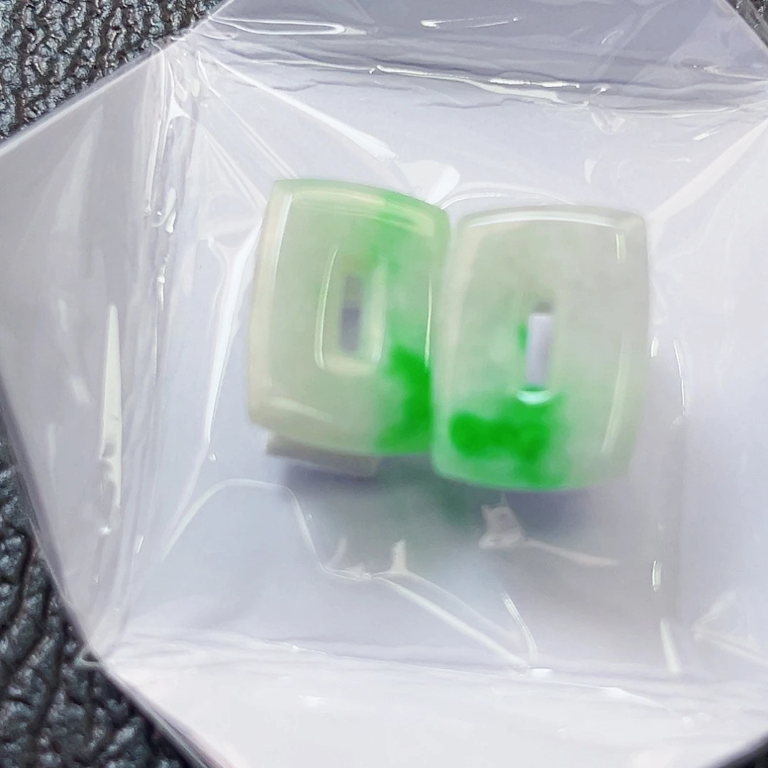 颈饰未镶嵌翡翠多样性