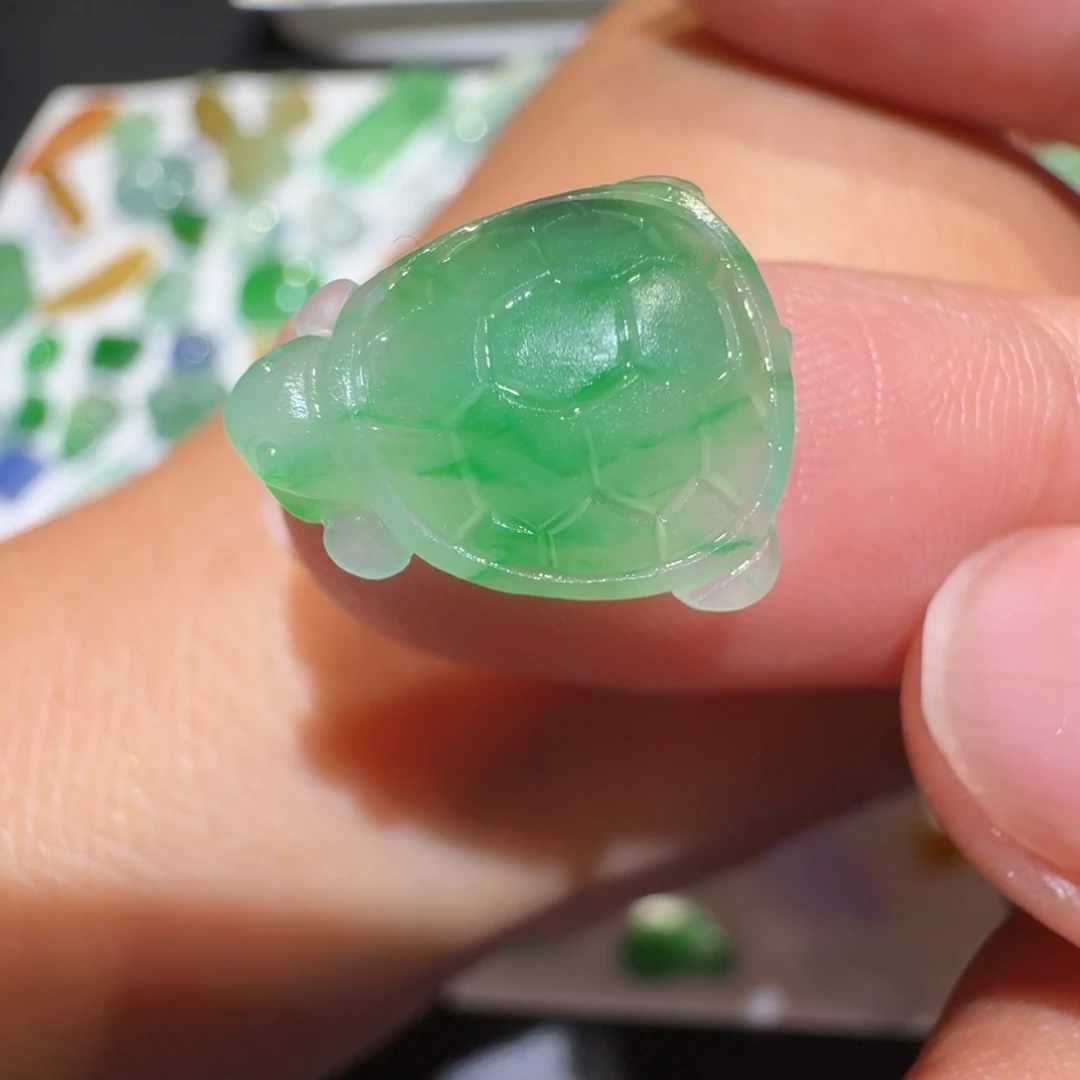 定制翡翠未镶嵌冰阳绿小海龟