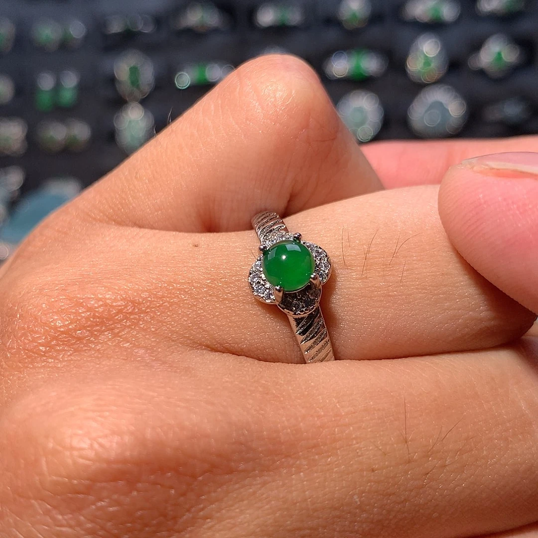 翡翠未镶嵌戒指戒指