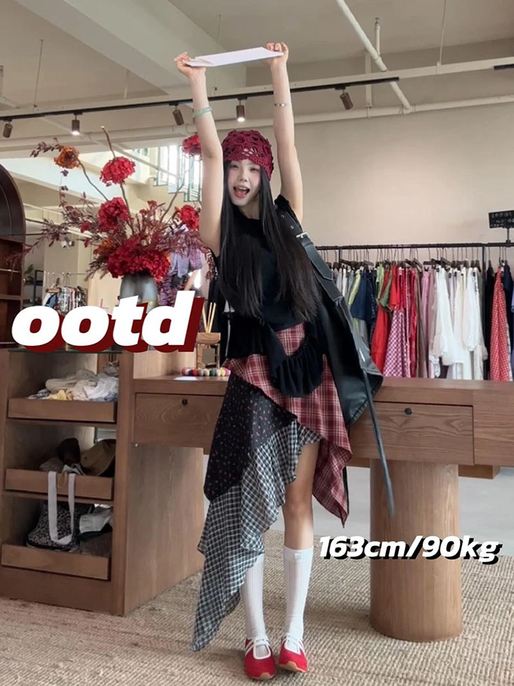 复古辣妹风撞色碎花拼接不规则半身裙女夏季2025新款设计感格子裙