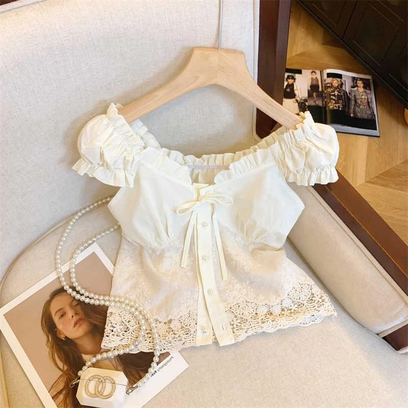 法式镂空重工蕾丝花边衬衫女夏季一字肩方领飞飞袖气质短款上衣