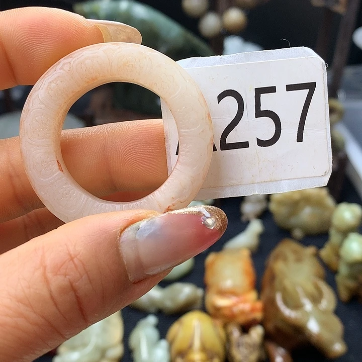 和田玉未镶嵌车挂