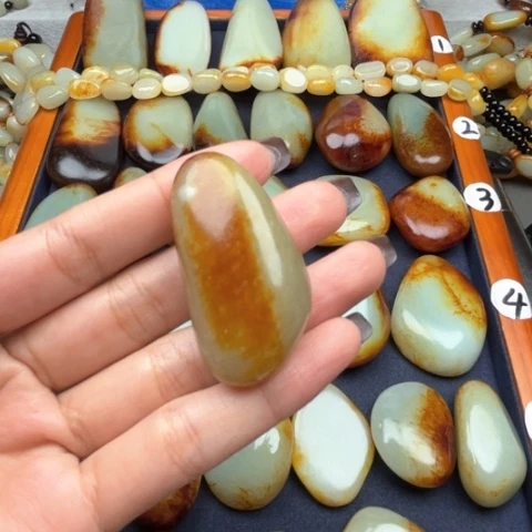 和田玉颈饰未镶嵌李*文