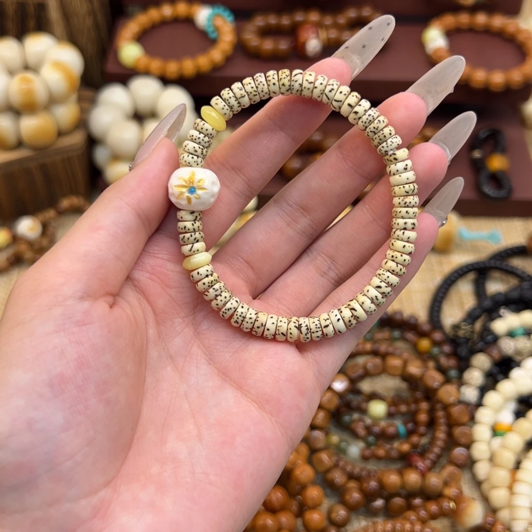 吊坠星月菩提药片搭配太阳花