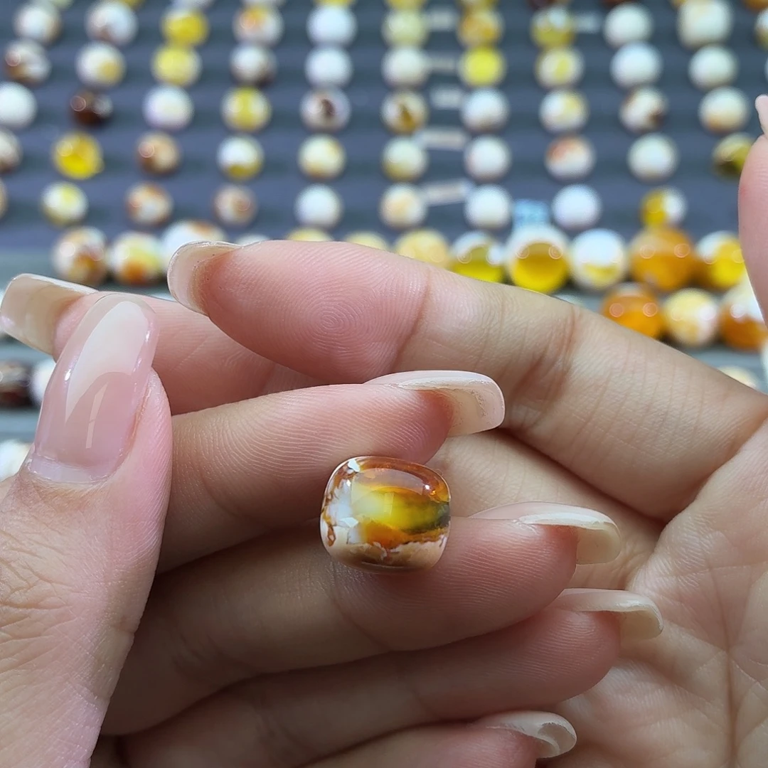 琥珀未镶嵌裸石13