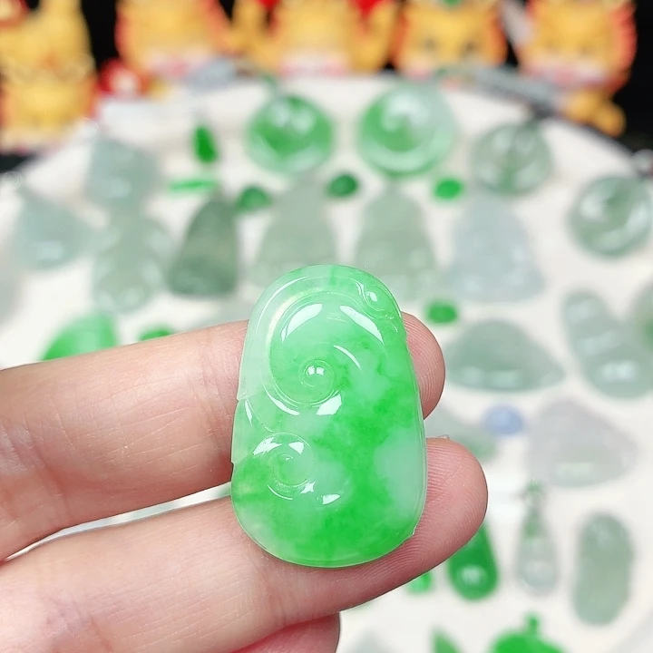 翡翠未镶嵌颈饰缅甸天然A货翡翠