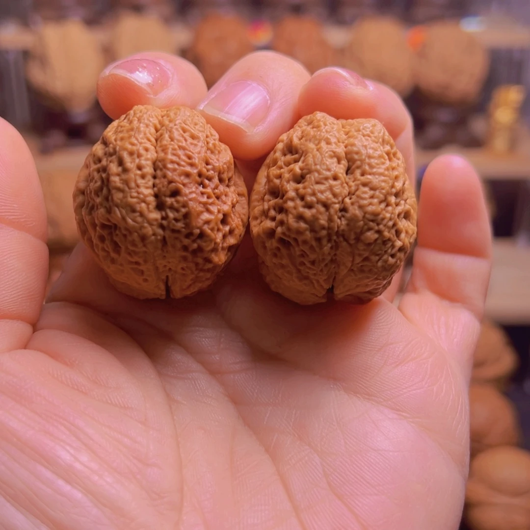 ᵐ***ᶦ文玩核桃吊坠3w鱼子纹开背蟾