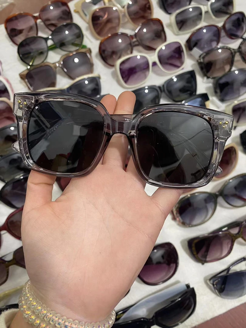 深圳尼龙女款太阳镜个位数