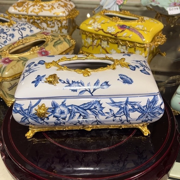 陶瓷铜配瓷纸巾盒家居装饰实用美观