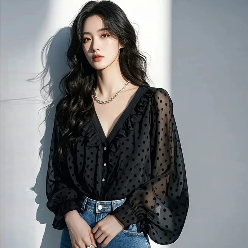 黑色V领波点时尚衬衫上衣2025春秋新款轻奢高级感小衫衬衣女