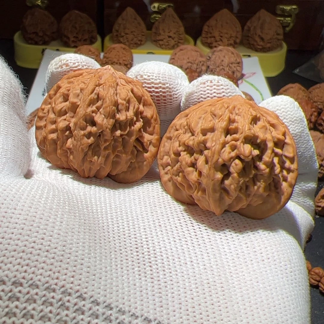 文玩核桃把件天**客流星雨