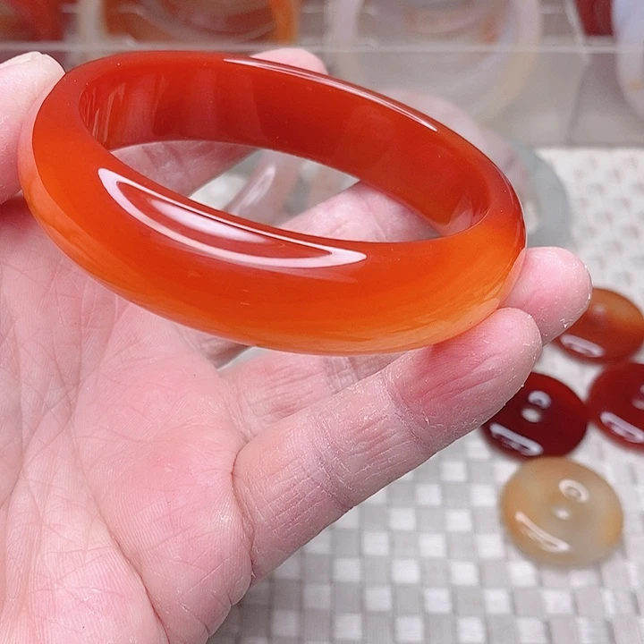玛瑙/玉髓手镯未镶嵌