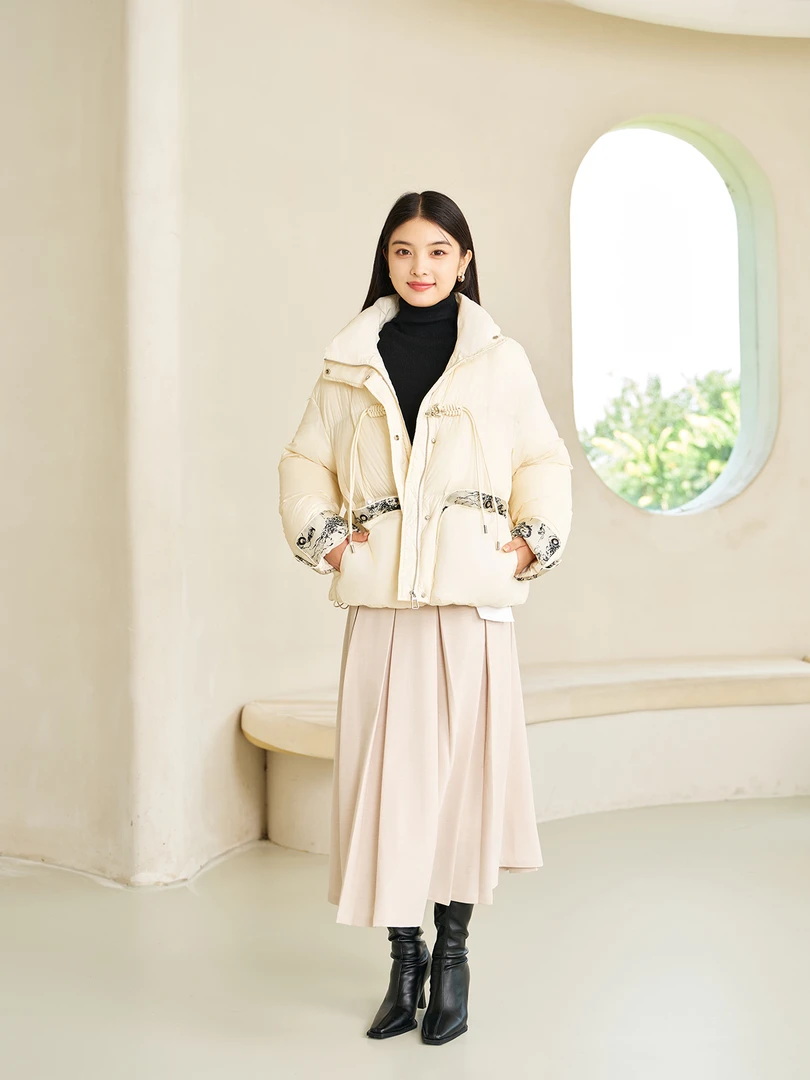 2024新款时尚羽绒服E081