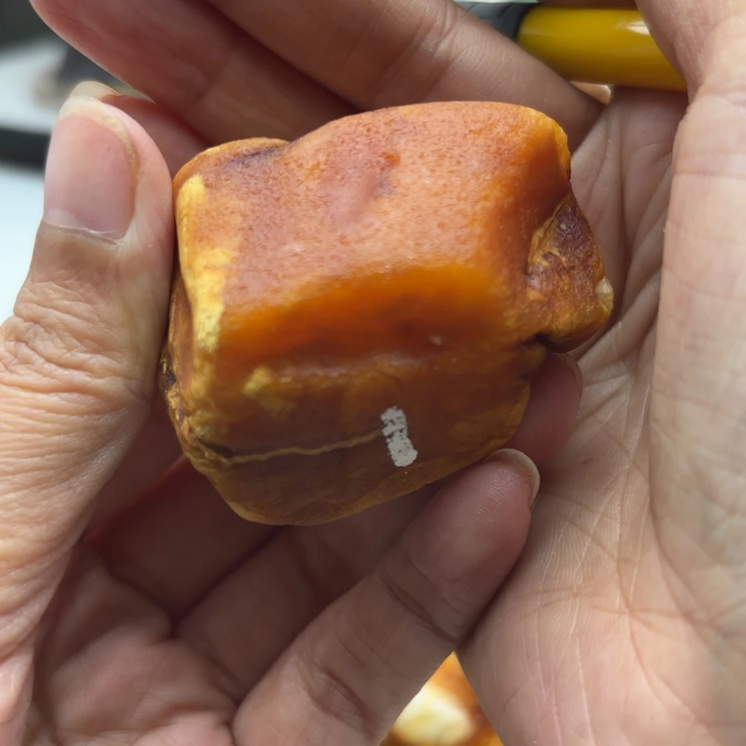 定制琥珀未镶嵌A****z琥珀