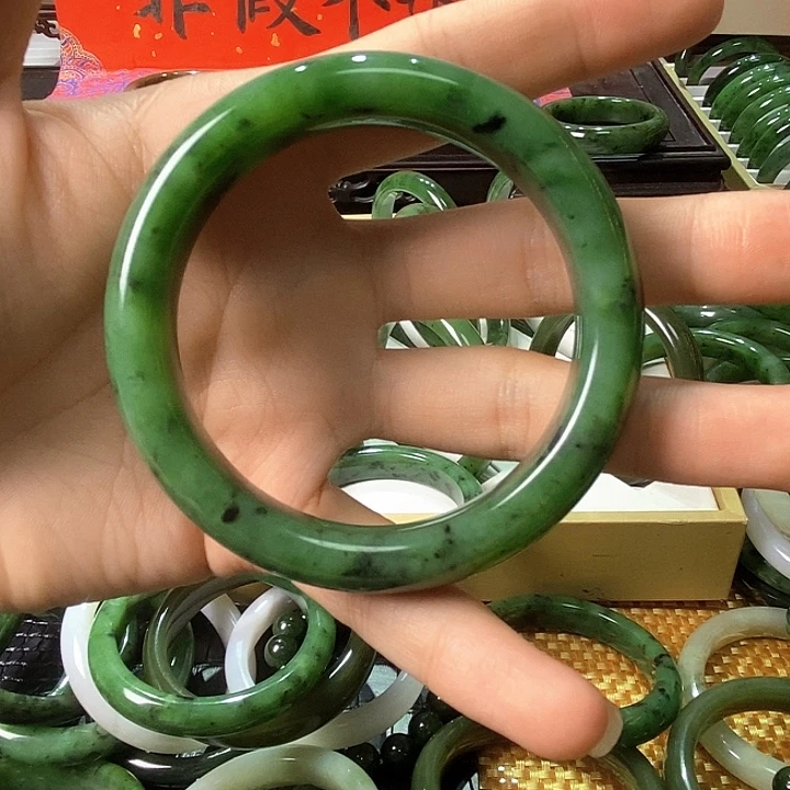 未镶嵌手镯和田玉（碧玉）