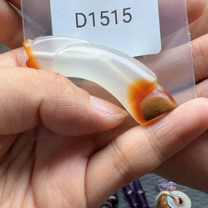 静***身未镶嵌玛瑙/玉髓珠宝半成品