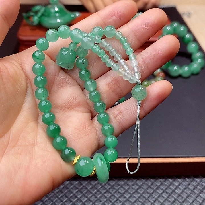 石英质玉（非洲翠）未镶嵌挂件