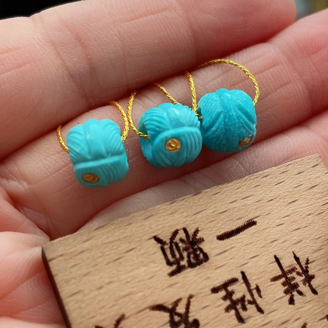 绿松石颈饰未镶嵌