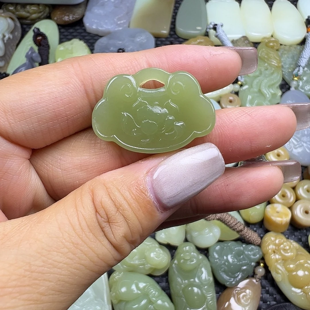 和田玉未镶嵌颈饰买断价，不退不换