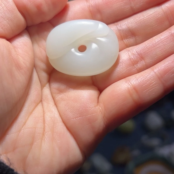 和田玉未镶嵌车挂