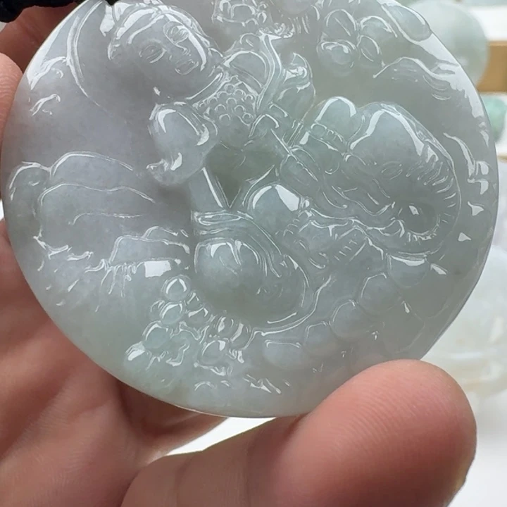 翡翠未镶嵌颈饰天然缅甸A货翡翠