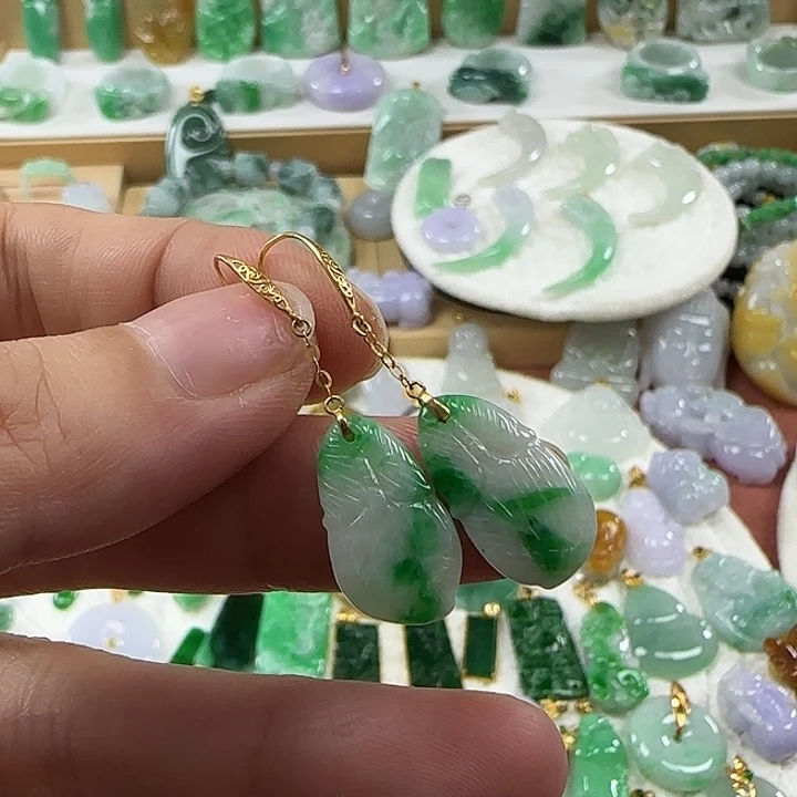 颈饰未镶嵌翡翠飘绿羽毛耳钩