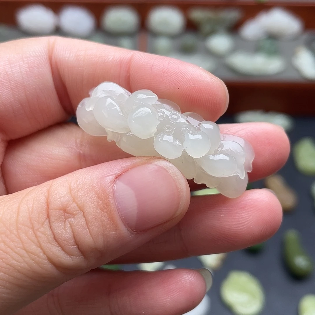 颈饰未镶嵌和田玉莲花手牌