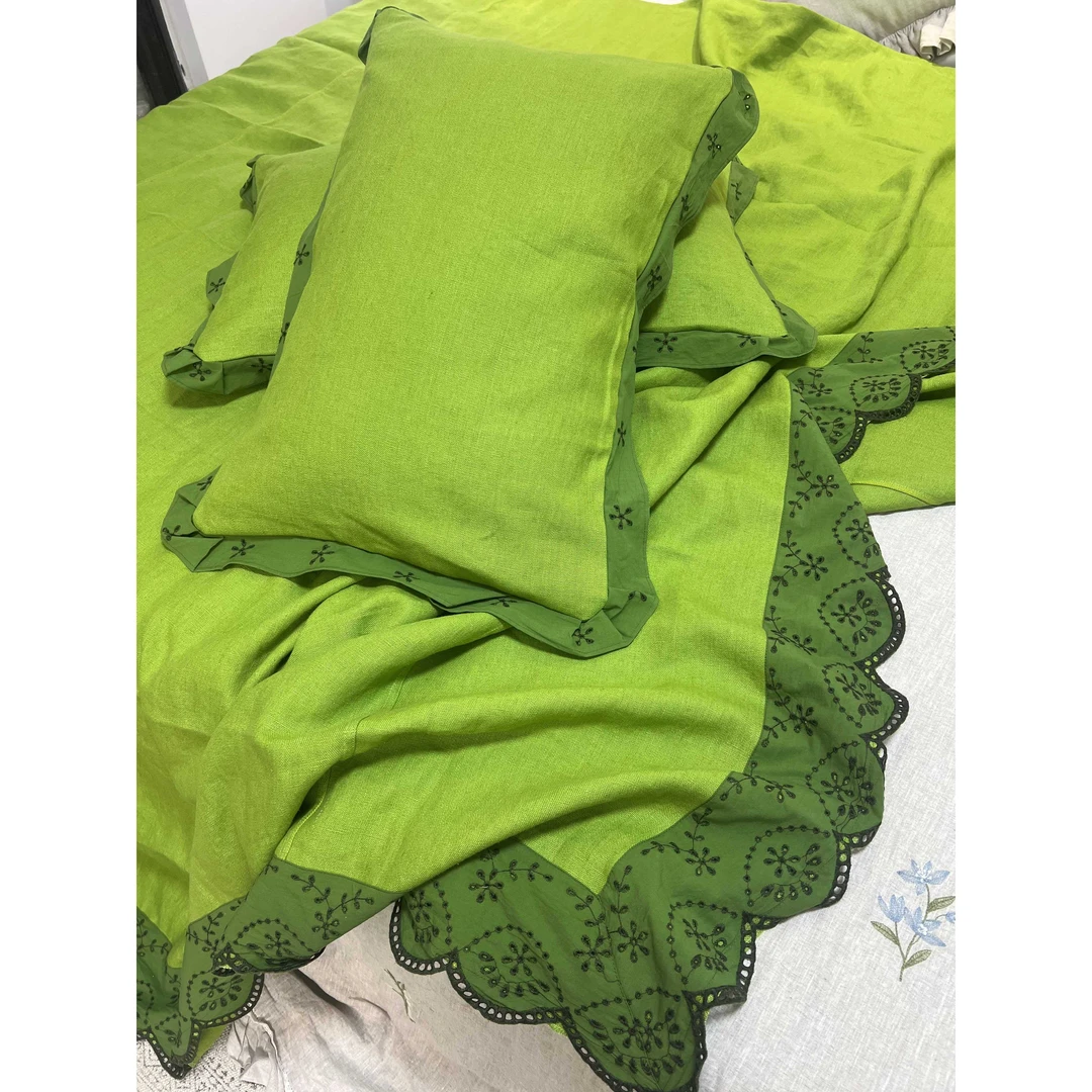 <孔雀公主>汉麻双雨露重工孔雀大花边床盖枕套