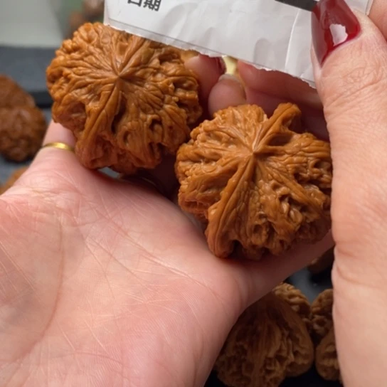 顺***利吊坠文玩核桃全品48粗筋732