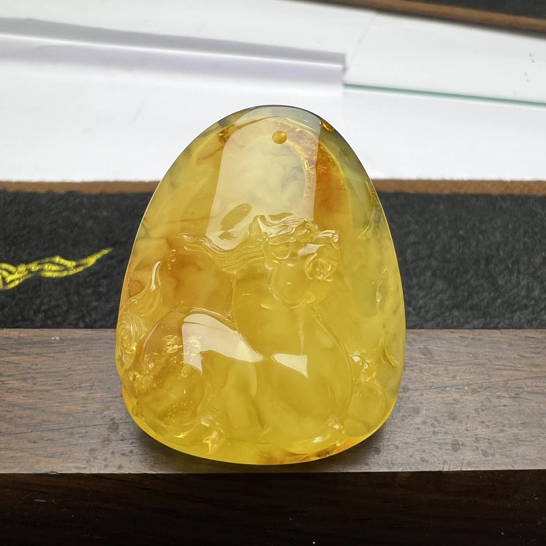 貔貅招财天然琥珀蜜蜡吊坠挂件