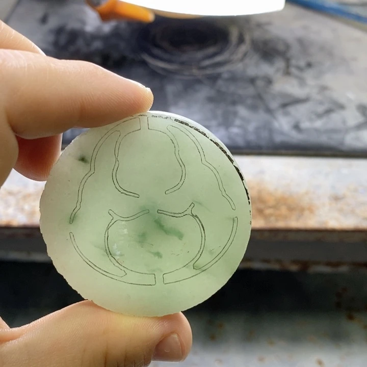 一***白定制翡翠未镶嵌佛公