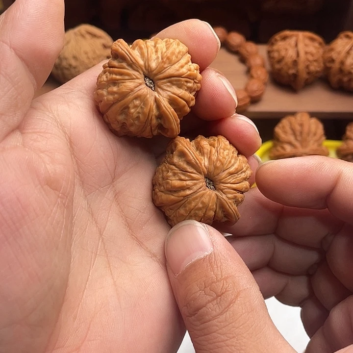 问***禅文玩核桃吊坠做麒麟