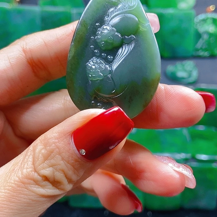 颈饰未镶嵌和田玉