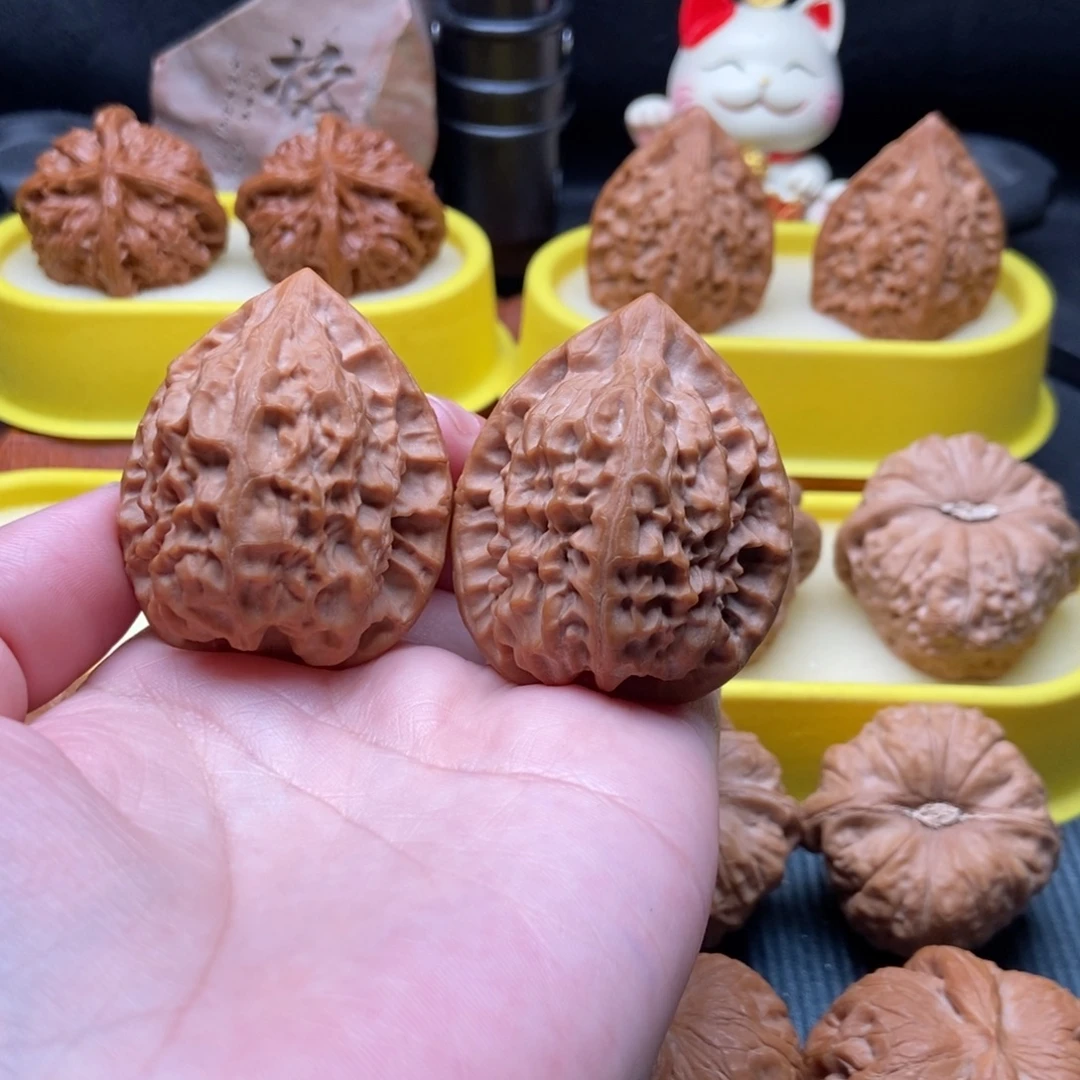 文玩核桃吊坠佛塔