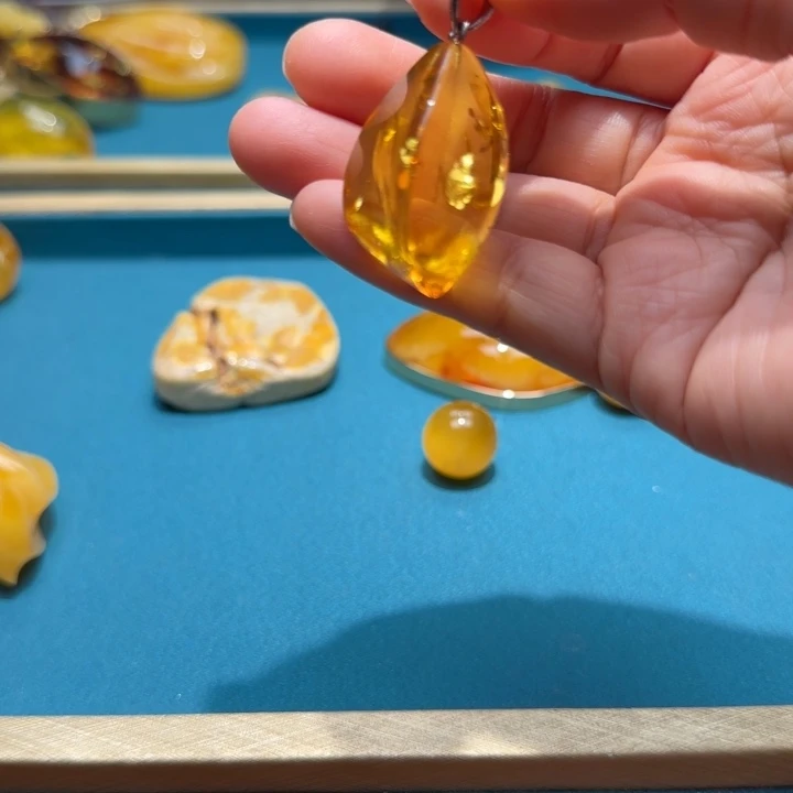 琥珀未镶嵌颈饰波兰设计款琥珀蜜蜡